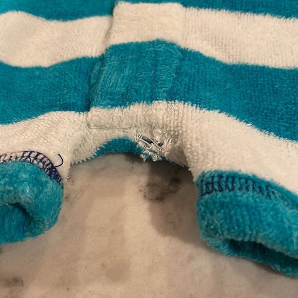 Magnificent Baby boy magnetic closure one piece shortie 0-3 months Terry towel - Picture 4 of 5